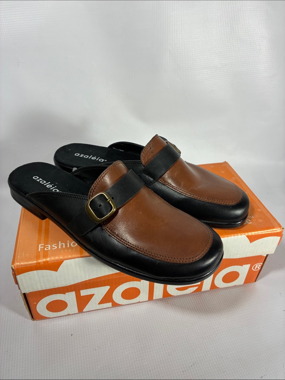 Azaleia Women’s Leather  Brown & Black Slip-On Mule Loafers
